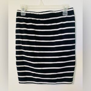 TWIK Dark Navy and White Striped Stretchy Pencil Skirt - Size US M